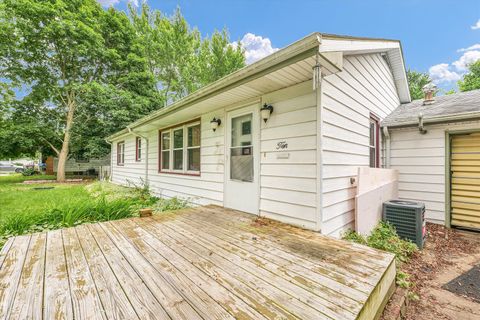 Tiny photo for 10 Park Lawn Street, Paxton, IL 60957 (MLS # 12398250)