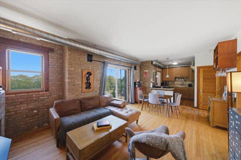 Tiny photo for 1221 W Greenleaf Avenue #3S, Chicago, IL 60626 (MLS # 12725213)