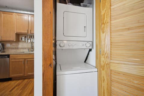 Tiny photo for 1221 W Greenleaf Avenue #3S, Chicago, IL 60626 (MLS # 12725213)