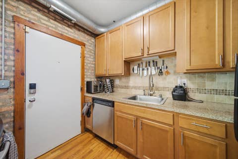 Tiny photo for 1221 W Greenleaf Avenue #3S, Chicago, IL 60626 (MLS # 12725213)
