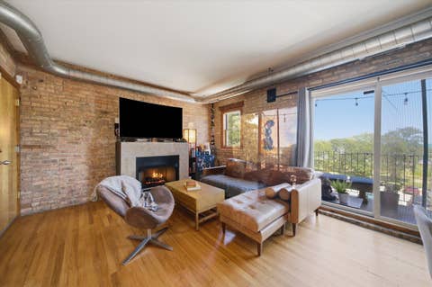 Tiny photo for 1221 W Greenleaf Avenue #3S, Chicago, IL 60626 (MLS # 12725213)