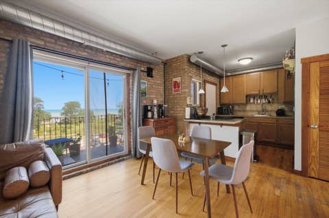 Tiny photo for 1221 W Greenleaf Avenue #3S, Chicago, IL 60626 (MLS # 12725213)