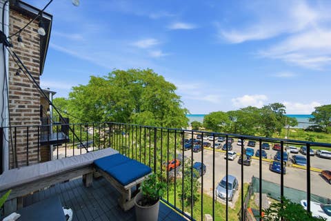 Tiny photo for 1221 W Greenleaf Avenue #3S, Chicago, IL 60626 (MLS # 12725213)
