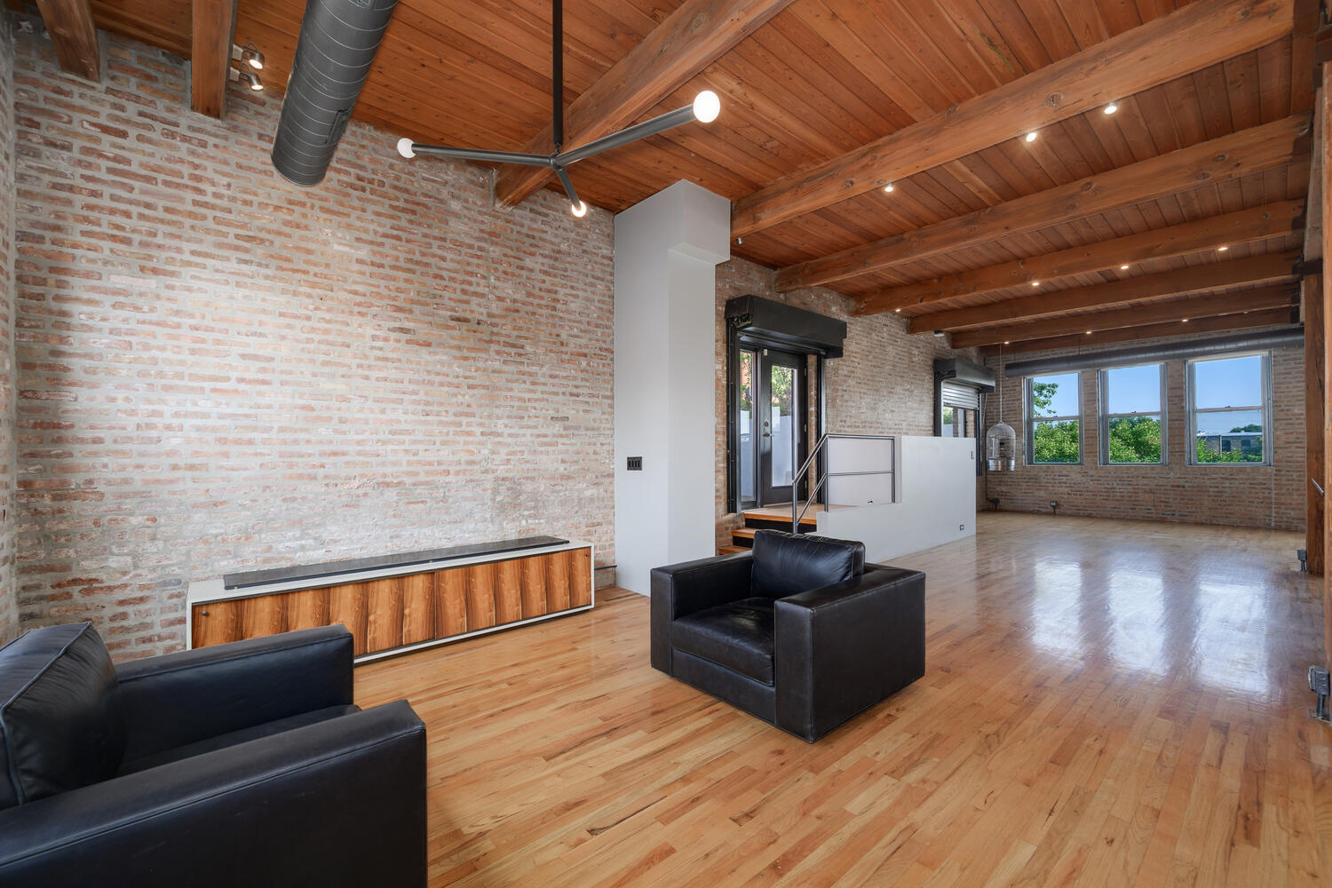 2250 W OHIO Street 301