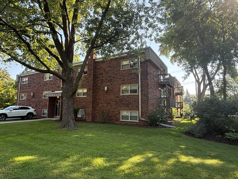 Tiny photo for 5720 East Avenue #2B, Countryside, IL 60525 (MLS # 12722327)