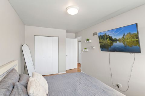 Tiny photo for 1809 Maplewood Court, Lindenhurst, IL 60046 (MLS # 12571021)