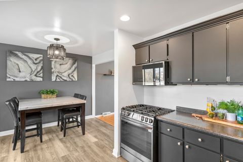 Tiny photo for 1809 Maplewood Court, Lindenhurst, IL 60046 (MLS # 12571021)