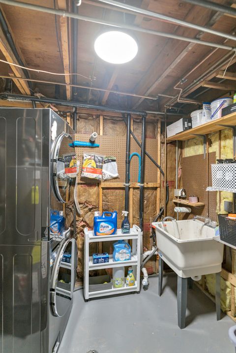 Tiny photo for 1809 Maplewood Court, Lindenhurst, IL 60046 (MLS # 12571021)