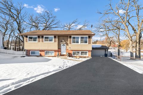 1809 Maplewood Court Lindenhurst IL 60046