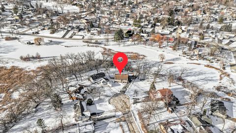 Tiny photo for 1809 Maplewood Court, Lindenhurst, IL 60046 (MLS # 12571021)