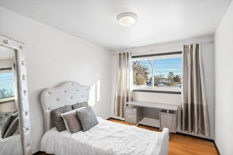 Tiny photo for 1809 Maplewood Court, Lindenhurst, IL 60046 (MLS # 12571021)