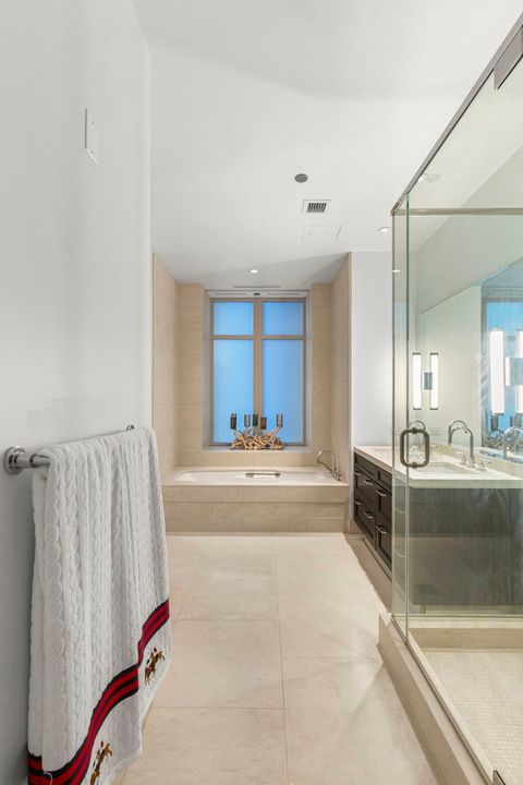 Tiny photo for 118 E Erie Street #25D, Chicago, IL 60611 (MLS # 12585918)