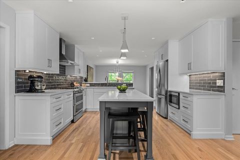 Tiny photo for 805 Brand Lane, Deerfield, IL 60015 (MLS # 12436651)