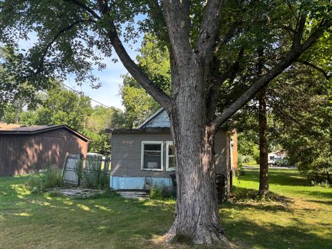 Tiny photo for 2313 Evergreen Avenue, Fox River Grove, IL 60021 (MLS # 12445423)
