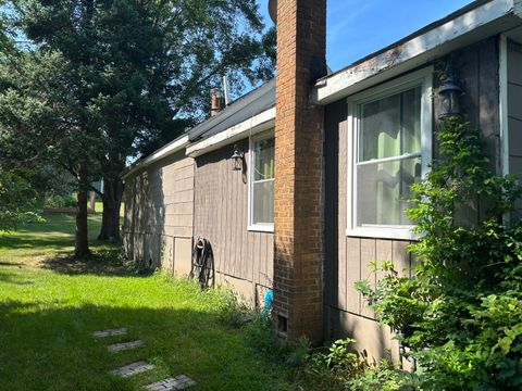 Tiny photo for 2313 Evergreen Avenue, Fox River Grove, IL 60021 (MLS # 12445423)