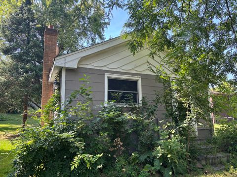 Tiny photo for 2313 Evergreen Avenue, Fox River Grove, IL 60021 (MLS # 12445423)