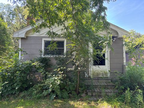 Photo of 2313 Evergreen Avenue, Fox River Grove, IL 60021 (MLS # 12445423)