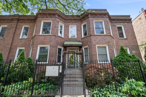Photo of 2442 N Linden Place #2, Chicago, IL 60647 (MLS # 12705828)