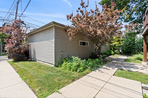 Tiny photo for 2442 N Linden Place #2, Chicago, IL 60647 (MLS # 12705828)