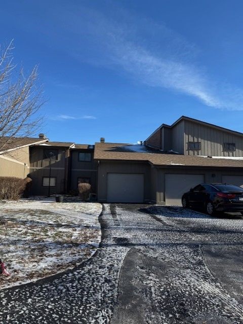 2S405 Emerald Green Drive D Warrenville IL 60555