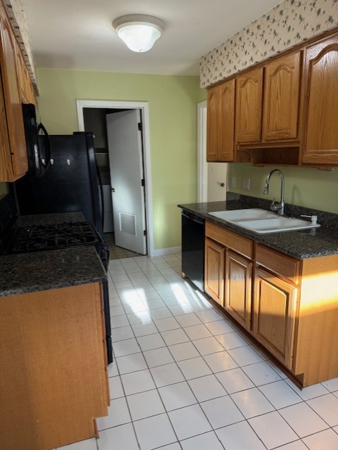 2S405 Emerald Green Drive D