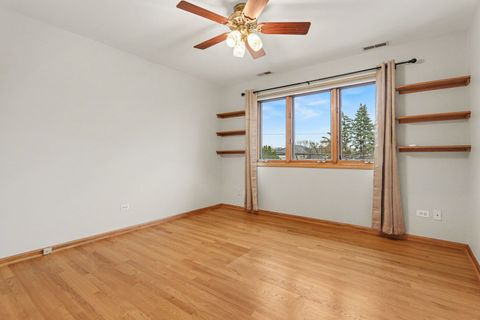 Tiny photo for 2975 Glenview Road, Glenview, IL 60025 (MLS # 12598856)