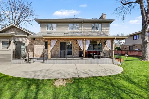 Tiny photo for 2975 Glenview Road, Glenview, IL 60025 (MLS # 12598856)