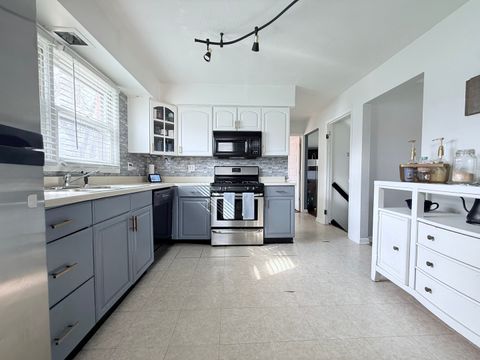 Tiny photo for 510 S Mount Prospect Road, Des Plaines, IL 60016 (MLS # 12607944)