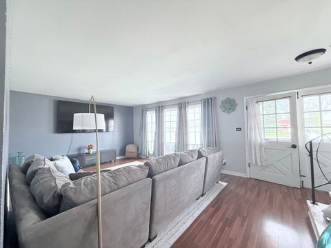 Tiny photo for 510 S Mount Prospect Road, Des Plaines, IL 60016 (MLS # 12607944)