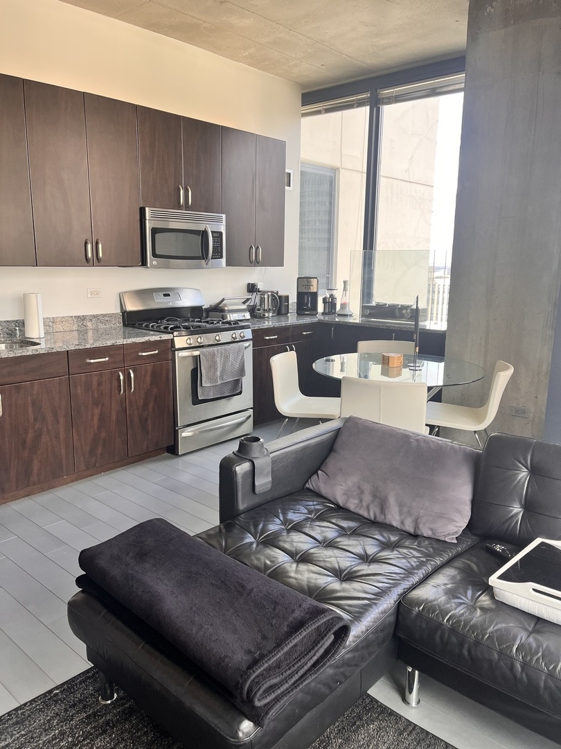 235 W Van Buren Street 2415