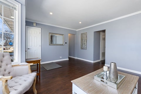 Tiny photo for 5524 S Bruner Street, Hinsdale, IL 60521 (MLS # 12677902)