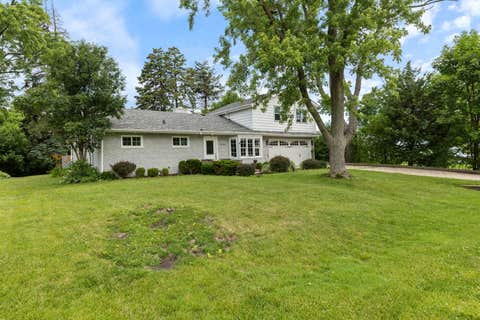 Tiny photo for 5524 S Bruner Street, Hinsdale, IL 60521 (MLS # 12677902)