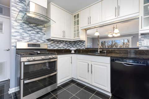 Tiny photo for 5524 S Bruner Street, Hinsdale, IL 60521 (MLS # 12677902)