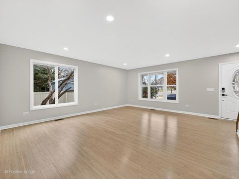 Tiny photo for 5541 E Celebrity Circle, Hanover Park, IL 60133 (MLS # 12525281)