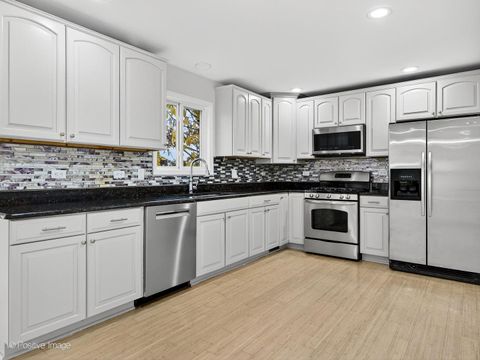 Tiny photo for 5541 E Celebrity Circle, Hanover Park, IL 60133 (MLS # 12525281)