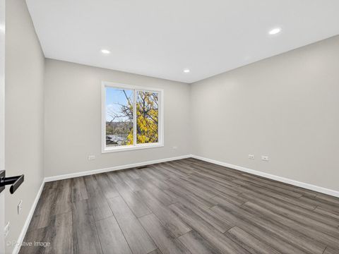 Tiny photo for 5541 E Celebrity Circle, Hanover Park, IL 60133 (MLS # 12525281)