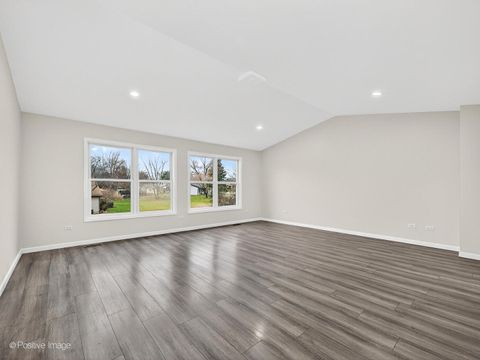 Tiny photo for 5541 E Celebrity Circle, Hanover Park, IL 60133 (MLS # 12525281)