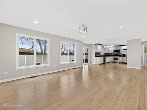 Tiny photo for 5541 E Celebrity Circle, Hanover Park, IL 60133 (MLS # 12525281)