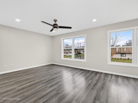 Tiny photo for 5541 E Celebrity Circle, Hanover Park, IL 60133 (MLS # 12525281)