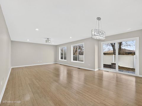 Tiny photo for 5541 E Celebrity Circle, Hanover Park, IL 60133 (MLS # 12525281)