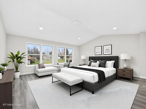 Tiny photo for 5541 E Celebrity Circle, Hanover Park, IL 60133 (MLS # 12525281)