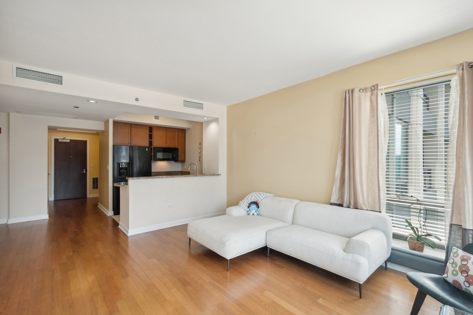 130 N Garland Court 2608