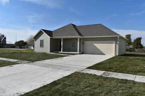 Photo of 210 S Oak Street, El Paso, IL 61738 (MLS # 12496368) Photo of 210 S Oak Street, El Paso, IL 61738 (MLS # 12496368)