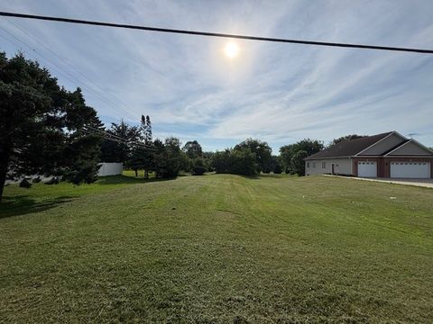 2820 N 1st Street DeKalb IL 60115