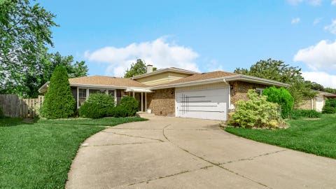 Photo of 544 Thornwood Drive, South Holland, IL 60473 (MLS # 12718933)