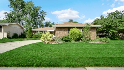 Tiny photo for 544 Thornwood Drive, South Holland, IL 60473 (MLS # 12718933)