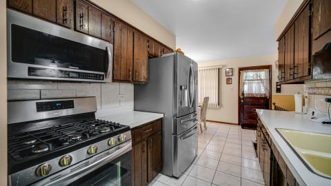 Tiny photo for 544 Thornwood Drive, South Holland, IL 60473 (MLS # 12718933)
