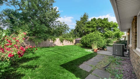 Tiny photo for 544 Thornwood Drive, South Holland, IL 60473 (MLS # 12718933)