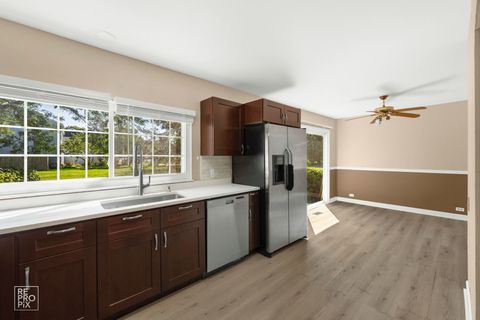 Tiny photo for 1705 College Green Drive, Elgin, IL 60123 (MLS # 12541525)