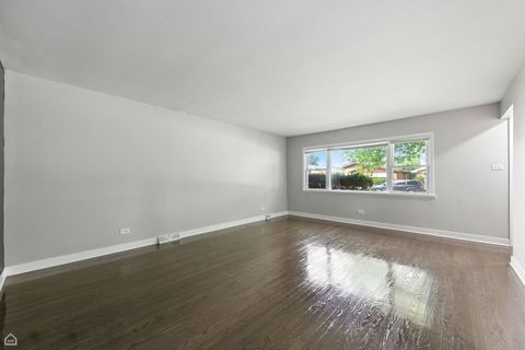 Tiny photo for 14301 Kenwood Avenue, Dolton, IL 60419 (MLS # 12513689)